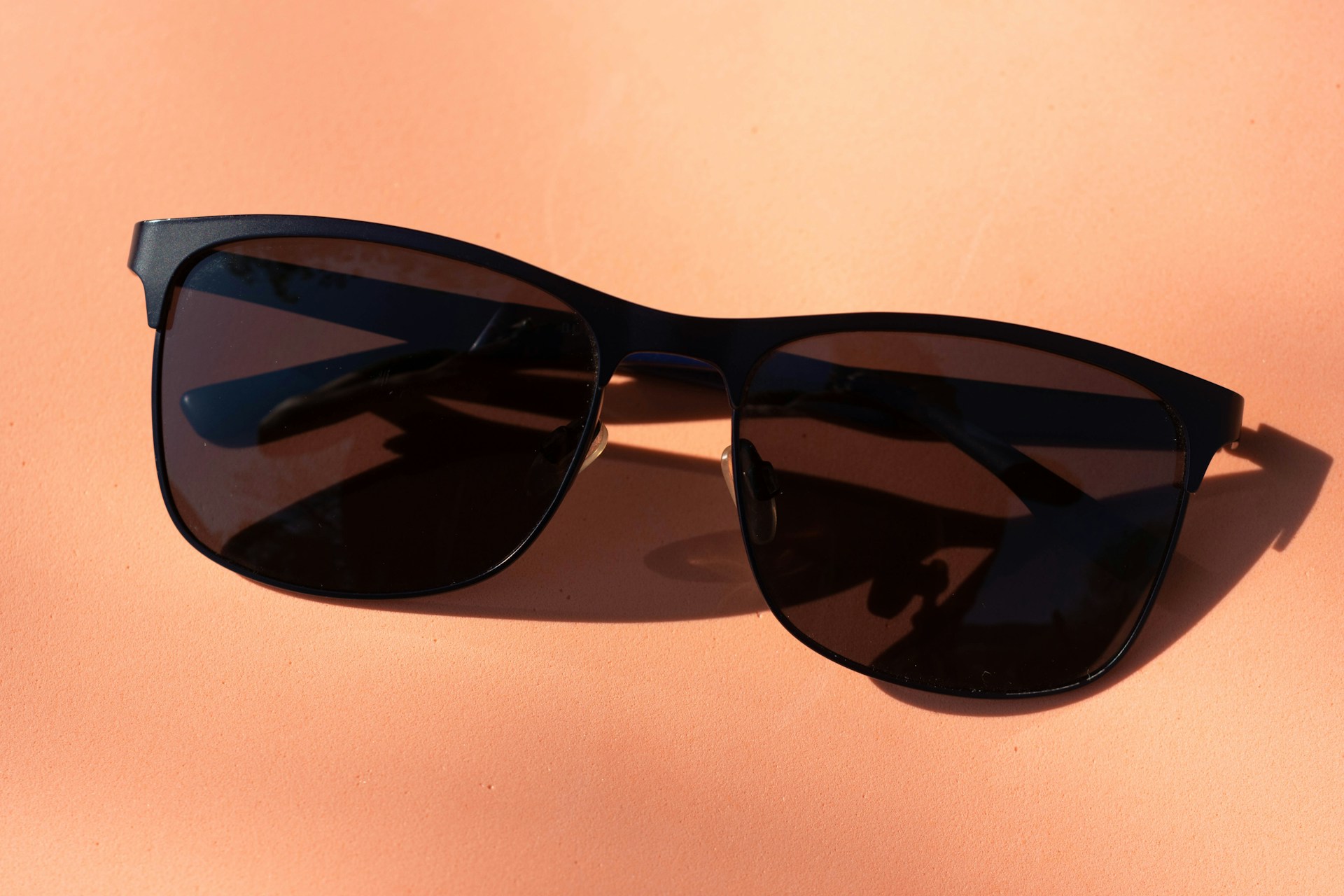 You are currently viewing “Trends Through Time: A Historical Journey of Sunglasses”